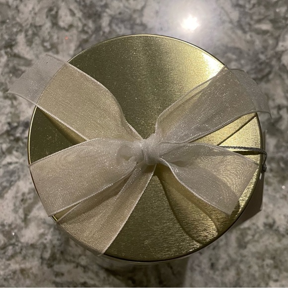 Pier 1 Magnolia Blooms Candle - Picture 8 of 9